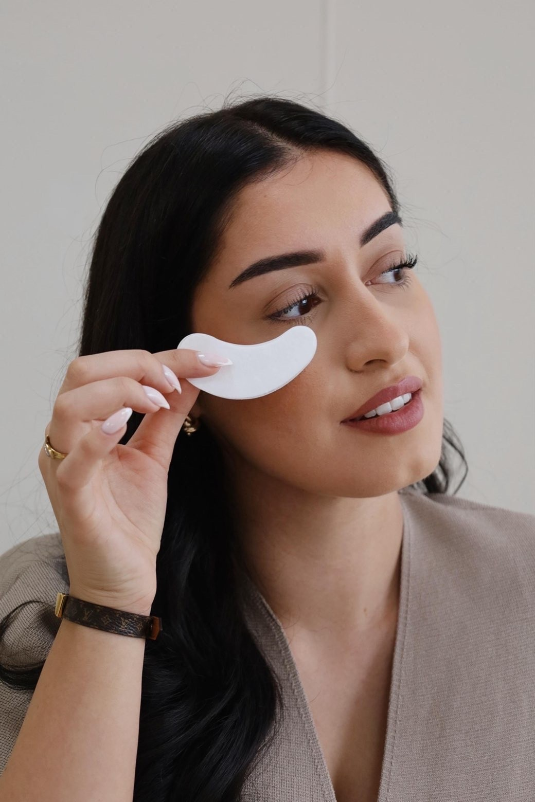 Ajla tijdens een wimperbehandeling